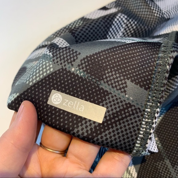 Small Zella white black green pattern high rise studio lite leggings - Picture 9 of 13